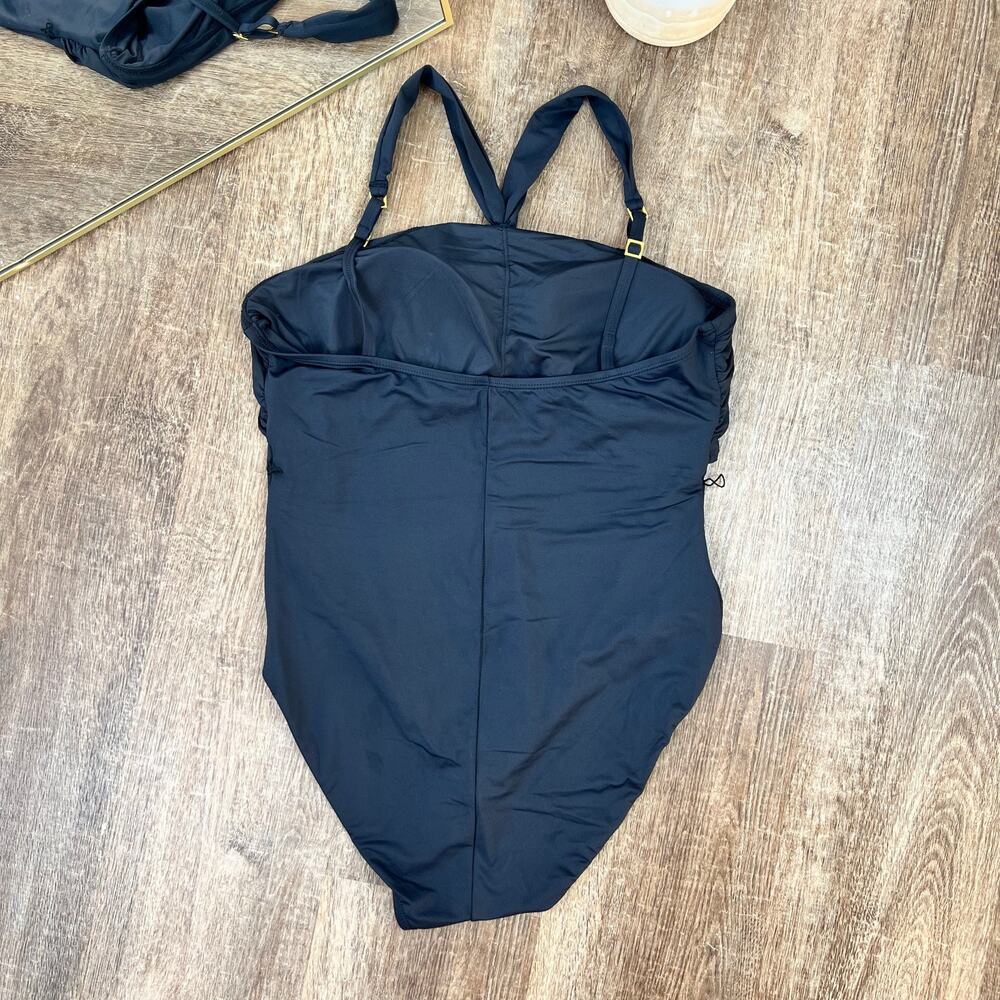 La Blanca One Piece Swimsuit - Picture 3 of 7